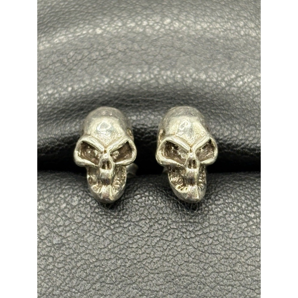New Condition Sterling Silver Alien Skull Stud Earrings 925 H25